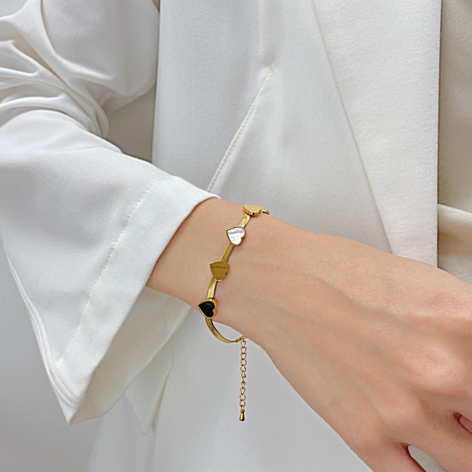 💛 Heartfelt Elegance Bracelet - 18k Gold Plated on Pure Sterling Silver 💛