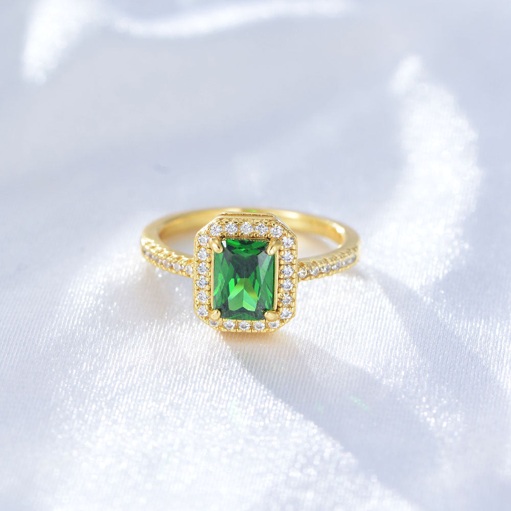 Emerald Majesty Diamond Ring