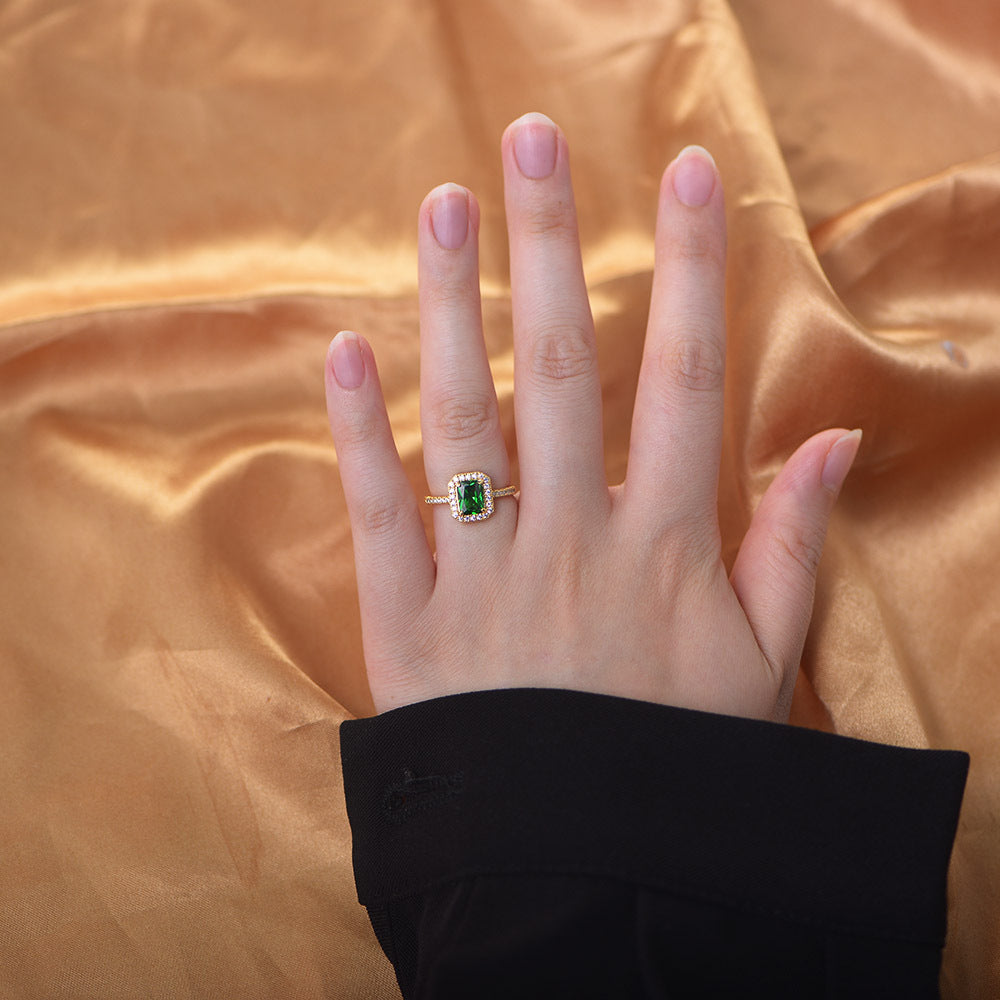 Emerald Majesty Diamond Ring